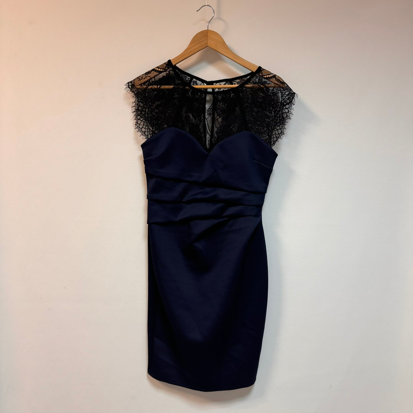 Vestido Lipsy 42