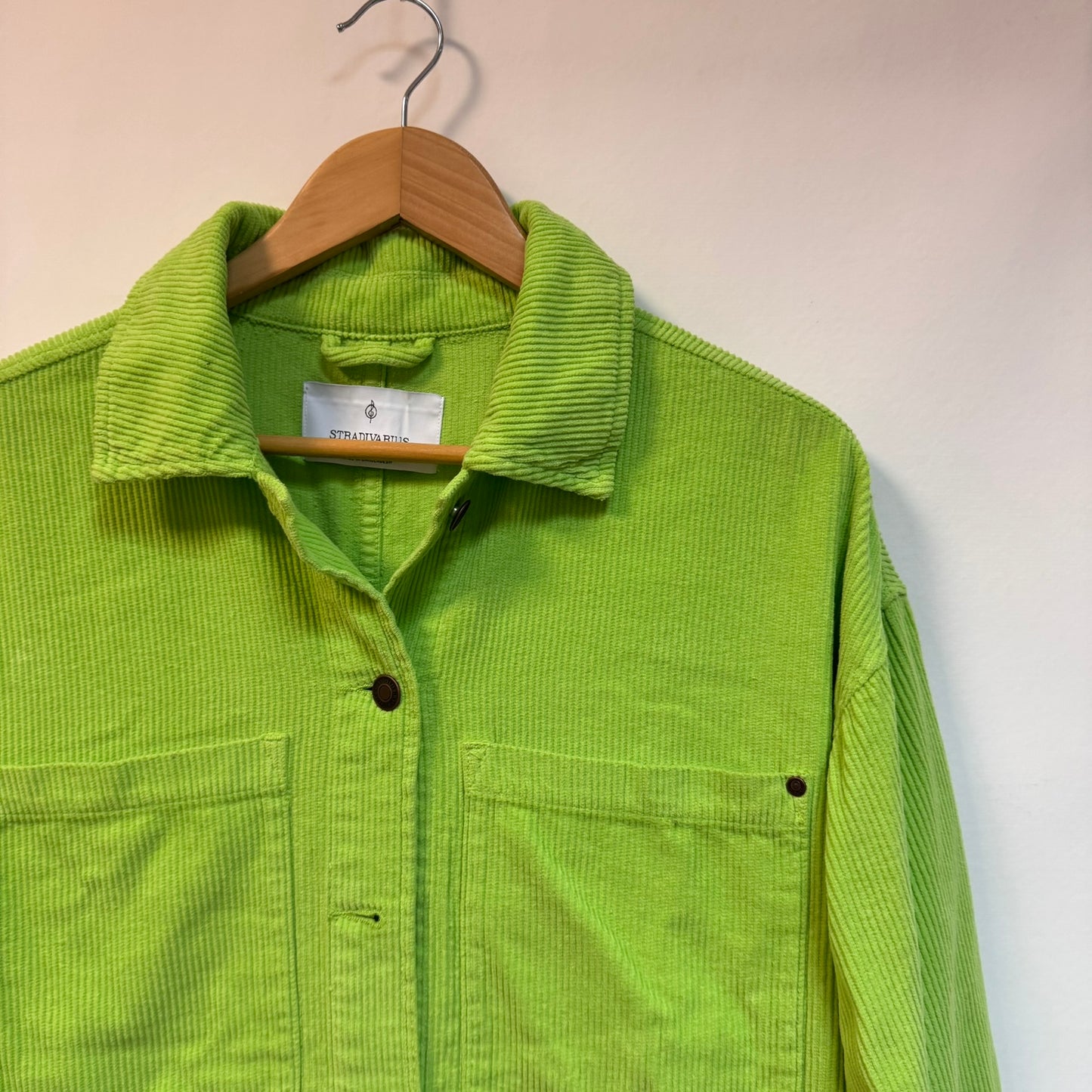 Camisa verde Stradivarius S